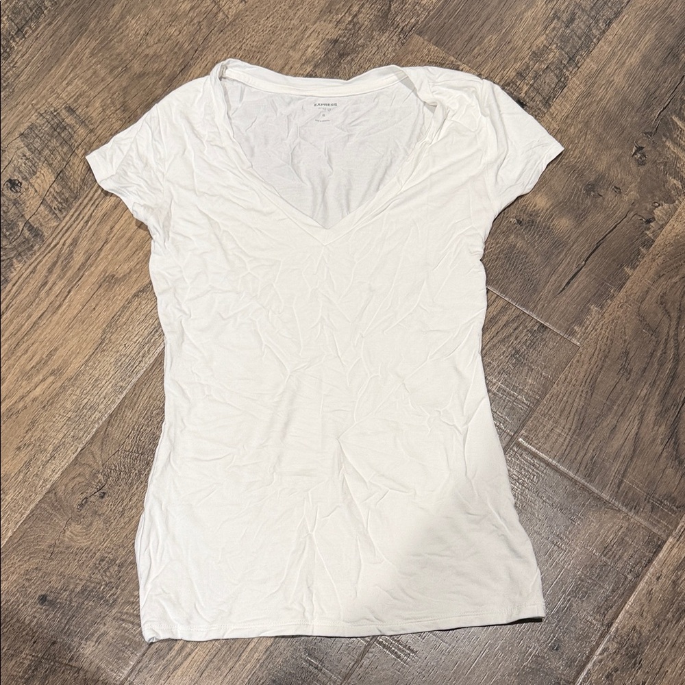 Express Fitted White V-Neck Short Sleeve Tee